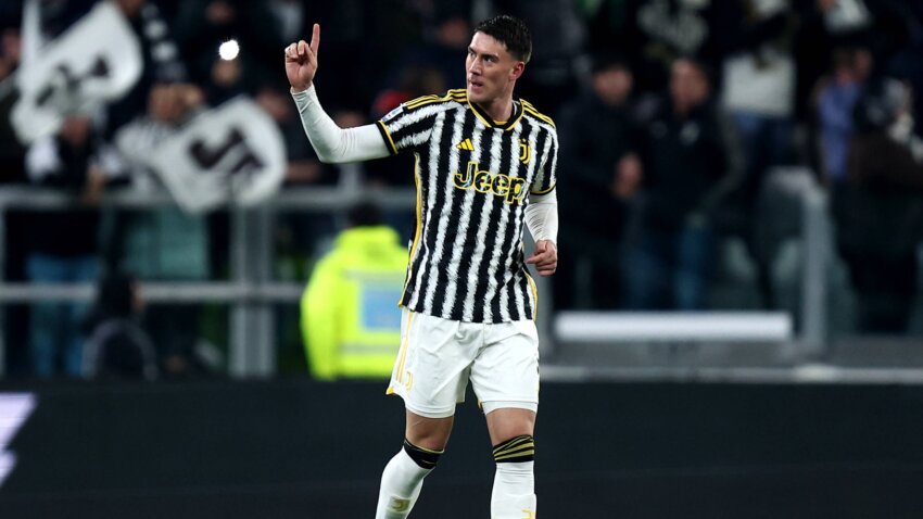 Juventusov predlog Vlahoviću: Duži ugovor - manja plata
