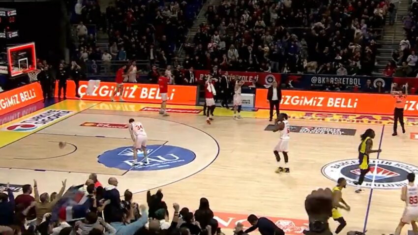 Dejan Radonjić bio na sekund od velikog skalpa, a onda se "ukazao" Papajanis - košem sa svoje polovine (VIDEO)