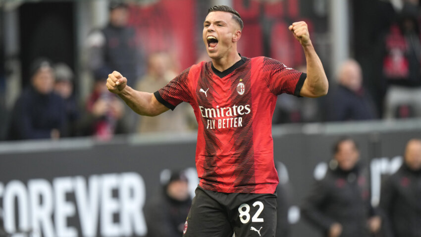 "Simić je rođeni lider" - govor srpskog bisera pogurao Milan ka finalu Lige šampiona (VIDEO)