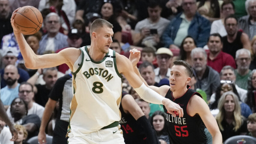 Jović sedeo i gledao kako Majami ostaje bez pobede, Sakrametno se ugasio u Oklahomi posle bljeska protiv Denvera