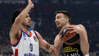 Crno-beli junak u plaštu superheroja: Aleksa srušio Efes kad je bilo najteže!