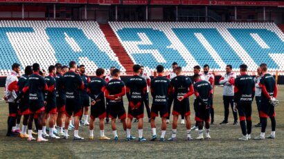 Zvezda se poslednjeg dana prelaznog roka pojačala desnim bekom