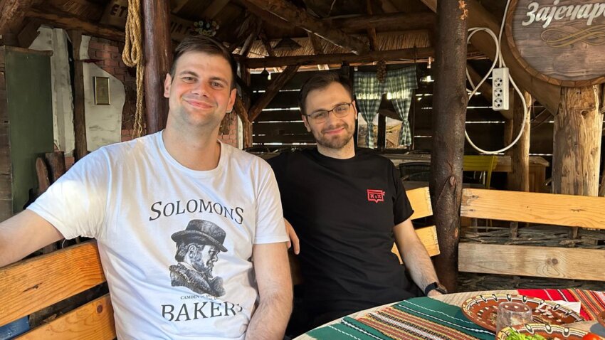 Košarkaška mućkalica na leskovački način: Sede profesor i tehnolog u kafani, a konobar traži sliku