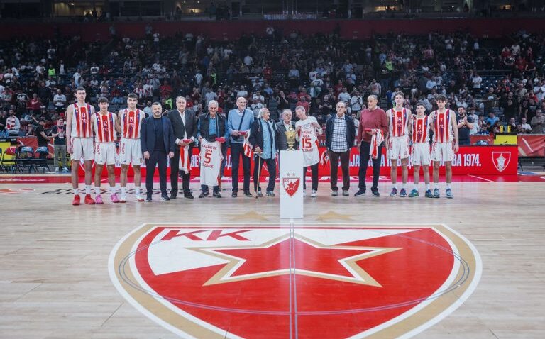 Plakete, dresovi i ovacije za Zvezdine pobednike