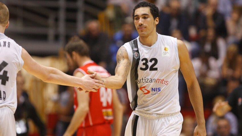 Dru Gordon poginuo u saobraćajnoj nesreći