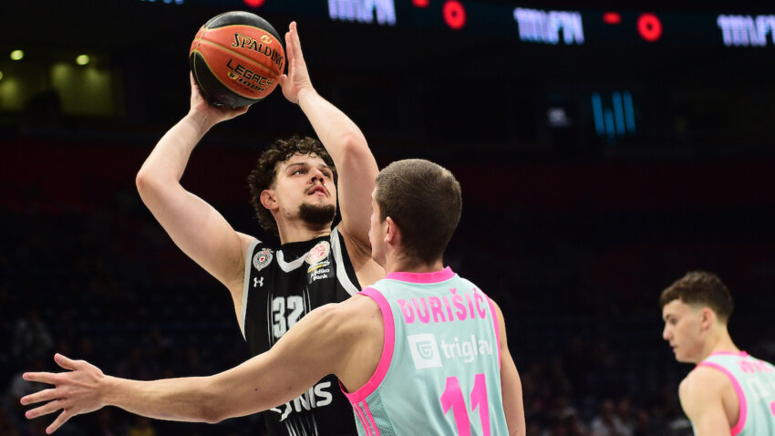 Partizan vratio prvu ratu "duga" i dobio - mega Trifunovića