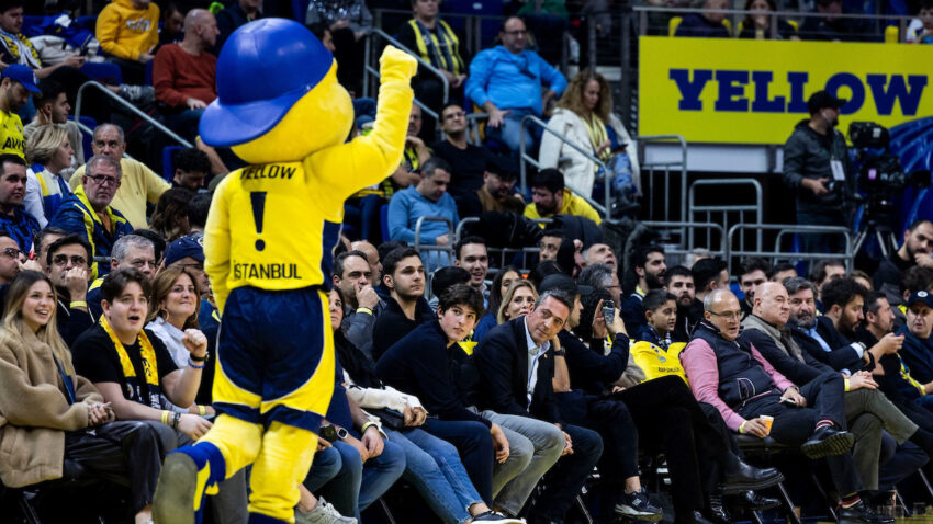 Posledice istanbulske frke: Fenerbahče udaren po džepu, upozorenje za Blosomgejma