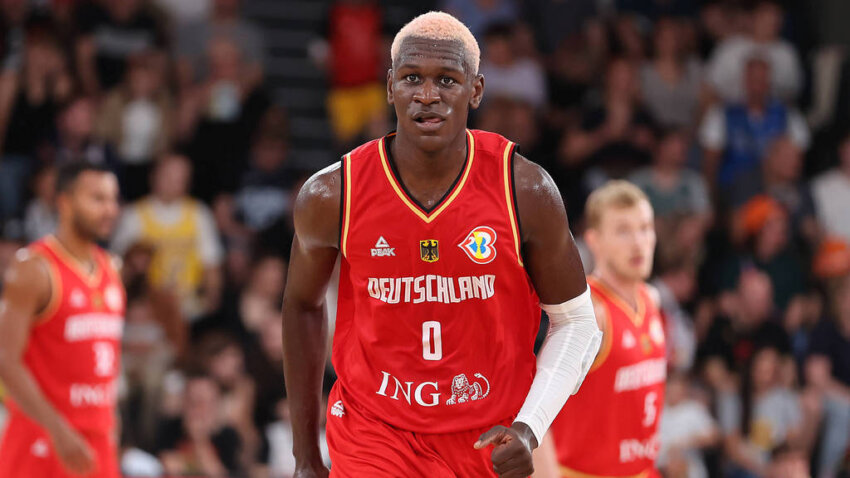 U jednom danu cela petorka - Bonga i Majk su Partizanovi