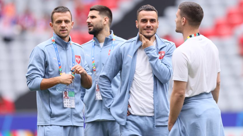 Srbin više nije u planovima Juventusa, ali Murinjo ga želi u pohodu na trofeje