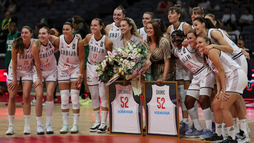 Pokloni za Aleksandru i Maju: Zauvek deo reprezentacije