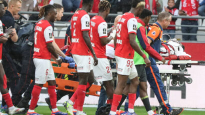 Scene strave i užasa u Remsu: Teška povreda Gomeša, meč nadoknađen više od pola sata (VIDEO)