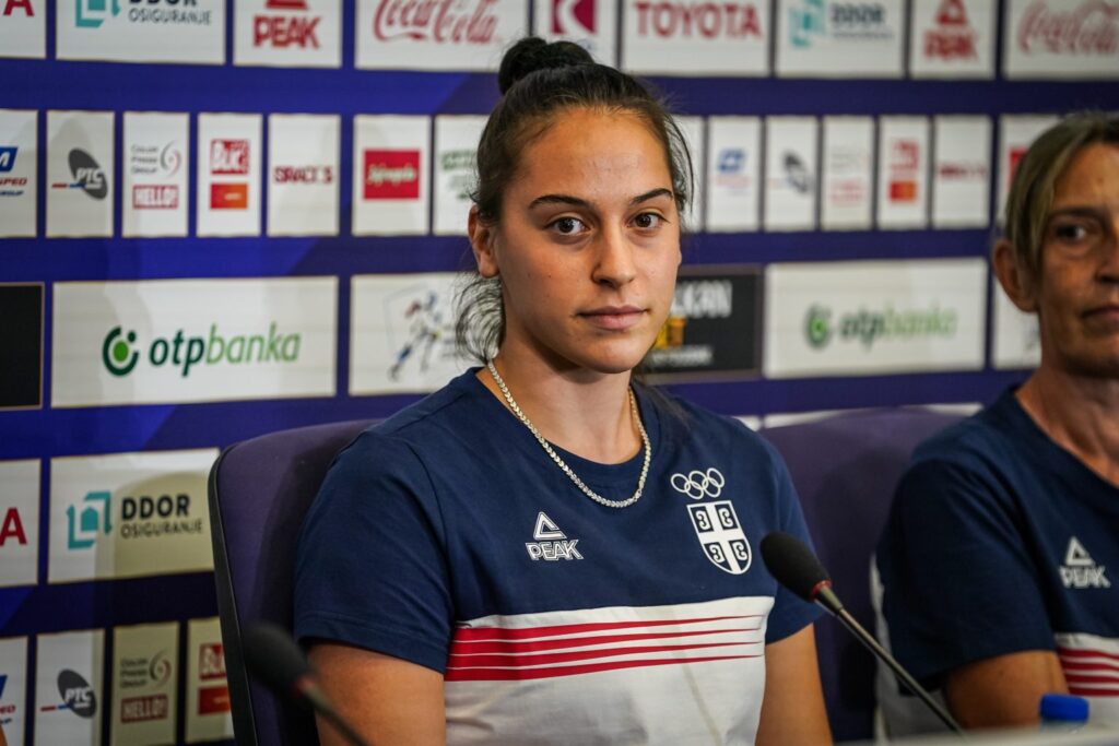 Atletičari i atletičarke otputovali za Pariz - Ivana poručuje: Uradiću sve što znam i umem da dođem do cilja 1 STJ05679 1536x1024 1