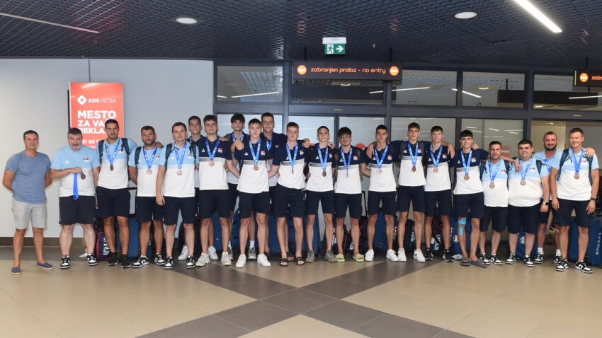 Još jedna medalja stigla u Srbiju - bronzani kadeti sleteli u Beograd: Moralo je da izađe na dobro, malo nedostajalo za finale