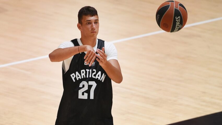 Još jedan Srbin menja koledž - bivši talenat Partizana traži novu sredinu