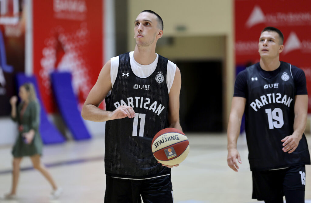 partizan trening 3328