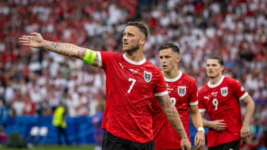 Puče petarda u Lincu - rapsodija Austrijanaca za noćnu moru Halanda!