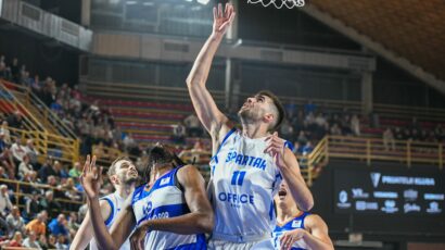 Momirov nezadrživ, Mornar se izgubio u Dudovoj šumi