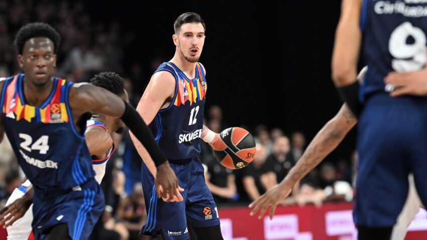 Furiozni Asvel presudio Efesu
