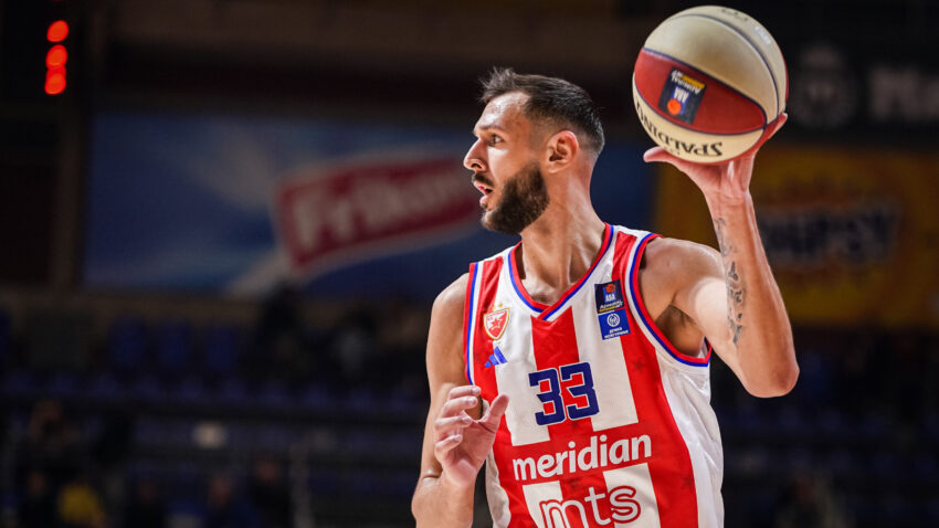 Bešiktaš preuzima platu Uroša Plavšića
