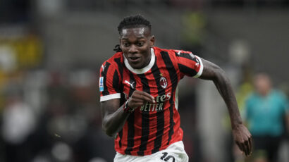 Rosoneri drže vrh, Leao srušio Kaljari