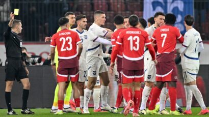 Haos u tri minuta: Kad su na trenu Srbija i Džaka ne može bez tenzija, Mitrović propustio da iz penala ućutka drske Švajcarce (VIDEO)