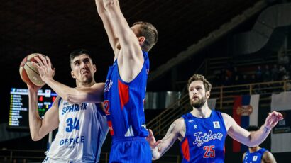 Pljuštalo u Dudovoj šumi, Spartak dalekometnom paljbom srušio Igoeku