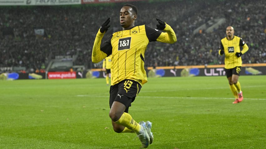 Od Bajerna zavisi: Dortmundov Englez potencijalno najskuplji igrač Bundeslige