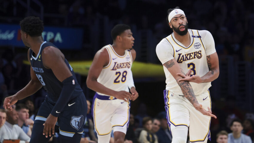 Dejvis proslavio povratak Džejmsa, Vembanjama ostao sam među Vukovima