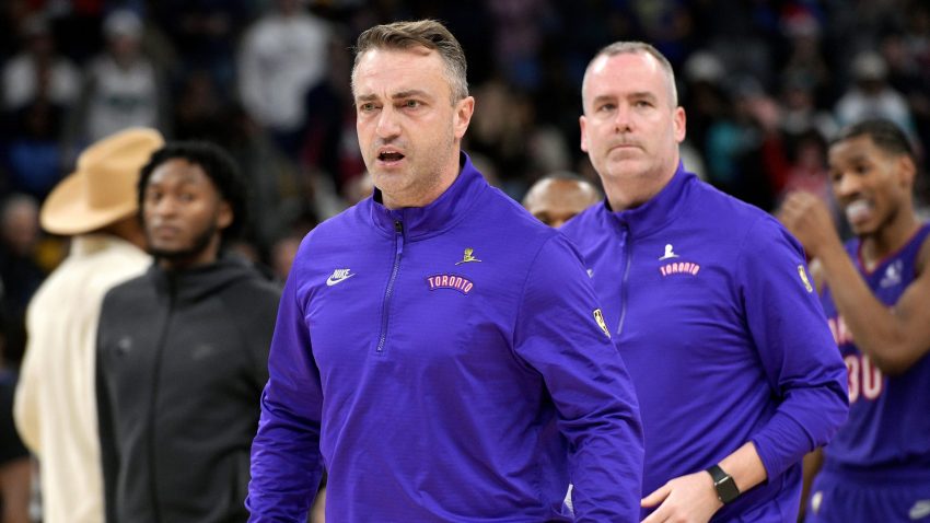 Vrela balkanska krv: Rajaković uleteo u teren, jurio za sudijom…