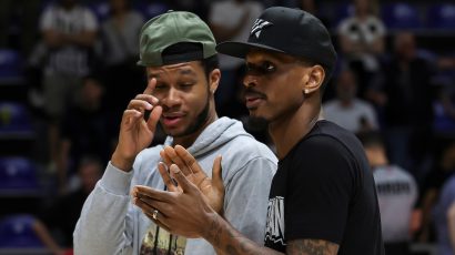 Džejms Naneli kuca na vrata