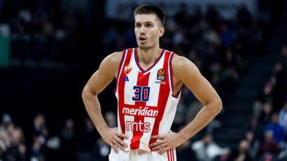 Zvezdini centri razbijaju Makabijev paradoks