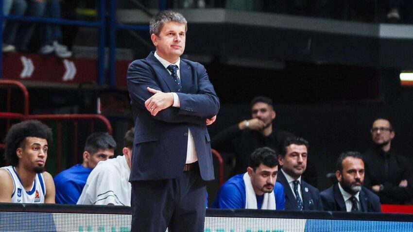 Efes u naletu čeka Zvezdu: Radonjićevi puleni bez rešenja u Istanbulu