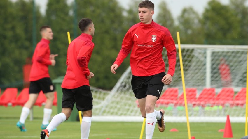 Otpisan u Partizanu, prihvaćen u Italiji:  Popović pred vratima San Sira