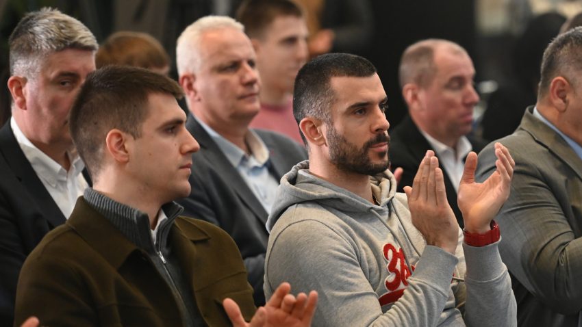 Derbi moguć tek u finalu: Zvezda protiv Borca, Partizan na Vojvodinu
