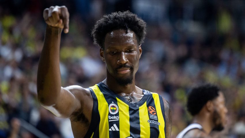 Hejs Dejvis, vlasnik rekorda Evrolige i knjige o srpskom mentalitetu: Svako protiv koga igram bolji je od mene, pa i Kalinić - Srbi će reći da su oni izmislili košarku