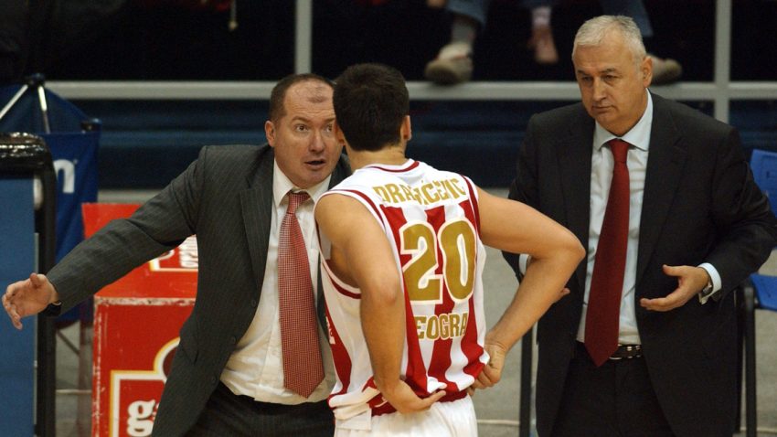 Karadžić gleda šahovsku partiju Obradović - Sferopulos: Zvezdine enigme Teodosić i Nedović, Partizan u prednosti 60-40