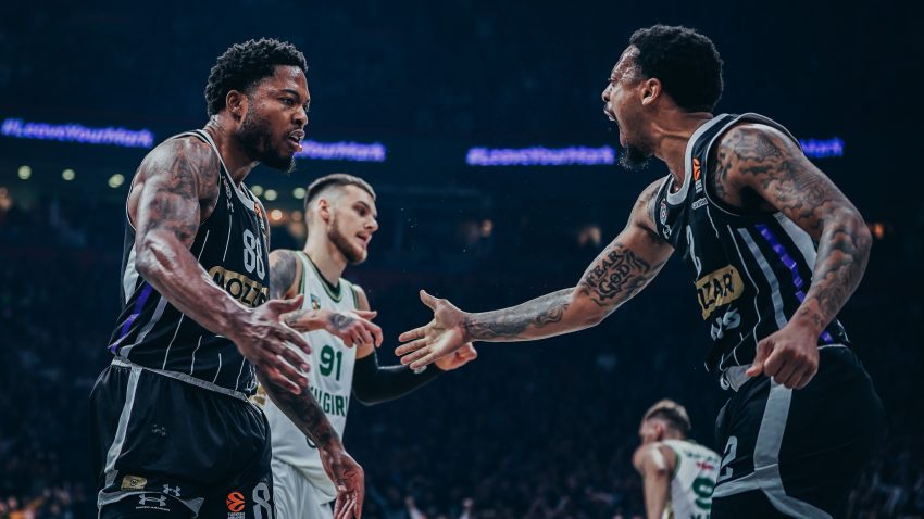 Tajrik Džons svestan da slede dani odluke posle dana za zaborav: Pronašao sam davno izgubljenog brata