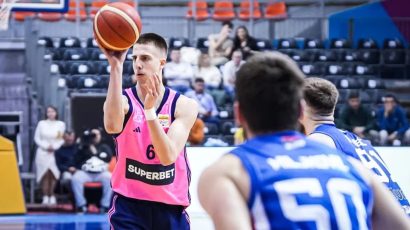 Mega obojila Dunav u roze i zakazala randevu sa Partizanom