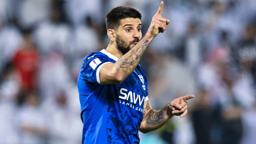 Treneru Al Hilala gori pod nogama, Mitrović mu pravi dodatnu glavobolju