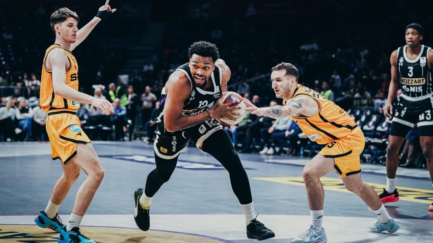KRAJ: Split - Partizan 64:81