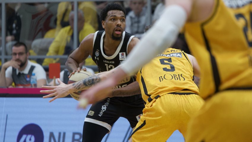 Partizan prodisao u Splitu: Braun cepao mrežice, Nakić ga pratio u stopu