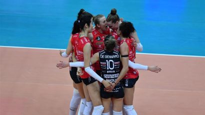 Koneljano kao brzi voz ide ka evropskoj tituli, na sledećoj Santarelijevoj stanici Tijana Bošković ili Hena Kurtagić