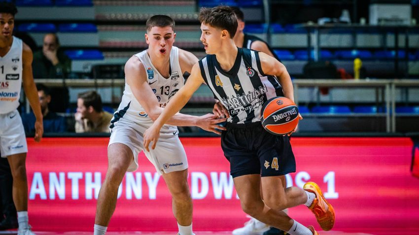 Crno-beli pronašli pobednički recept, Bojović trojkama zatrpao Italijane