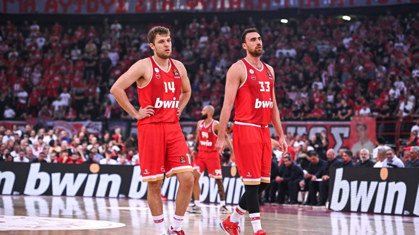 Nikad dosadno sa Grcima: Prekidi, tenzije, isključenja i brejk Olimpijakosa u OAKA Areni, uz sjajnu partiju Milutinova