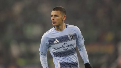 Fudbalski teren ili šahovska tabla - Joveljiću je svejedno: Srpski napadač krenuo stopama Kristijana Pulišića