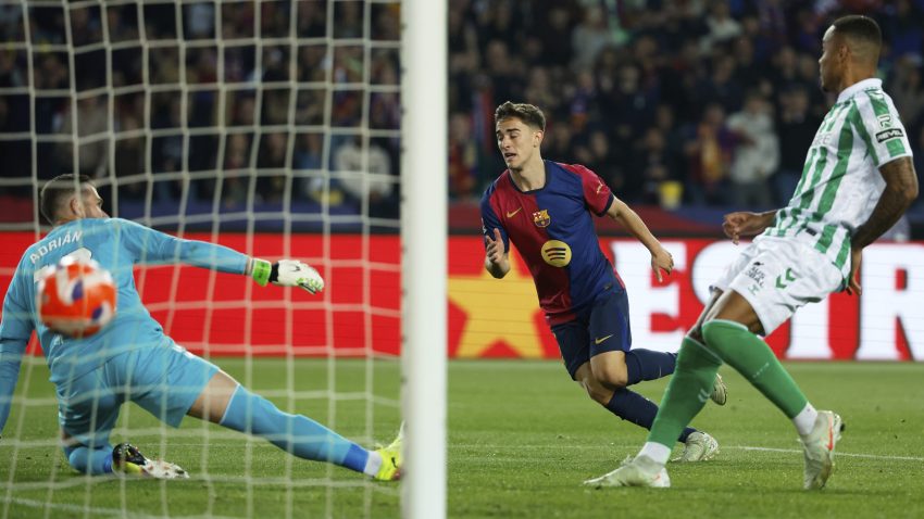 Barselona nije iskoristila poklon Reala, Betis odneo bod sa Monžuika