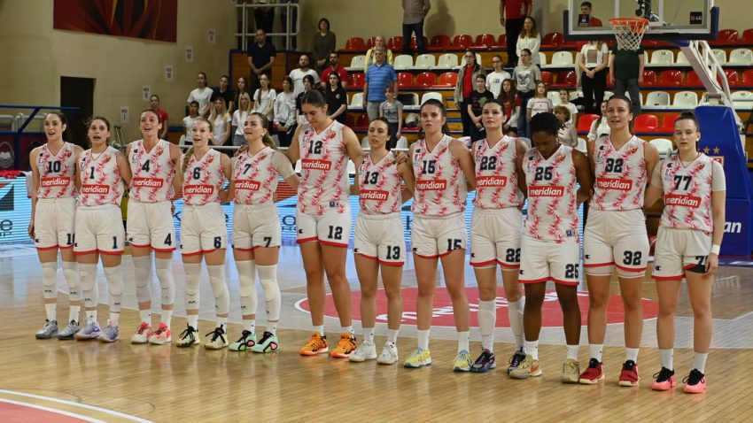 Metla u finalu: Košarkašice Crvene zvezde Meridianbet posle Kupa uzele i titulu