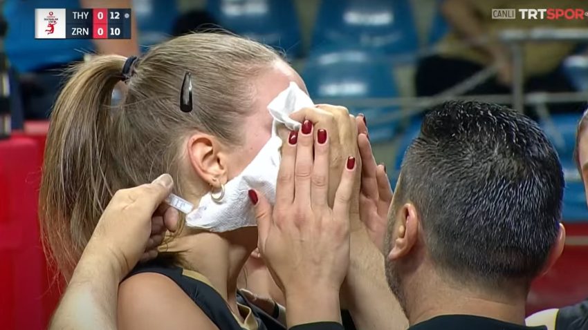 Nekad ne valja kad si previše skočan: Neuobičajena povreda Aleksandre Uzelac (VIDEO)