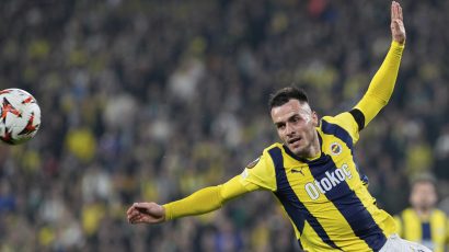 Kostić bi mogao da se vrati u Italiju, želi ga tim iz Serije A