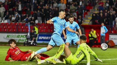 Utakmica sezone u Superligi: Pune tribine, golovi, preokret i kiša crvenih kartona – večeras se slavi u Novom Pazaru
